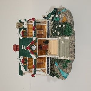 1995 Santa's Best Christmas In New England M98901 039934409443 Christmas Village